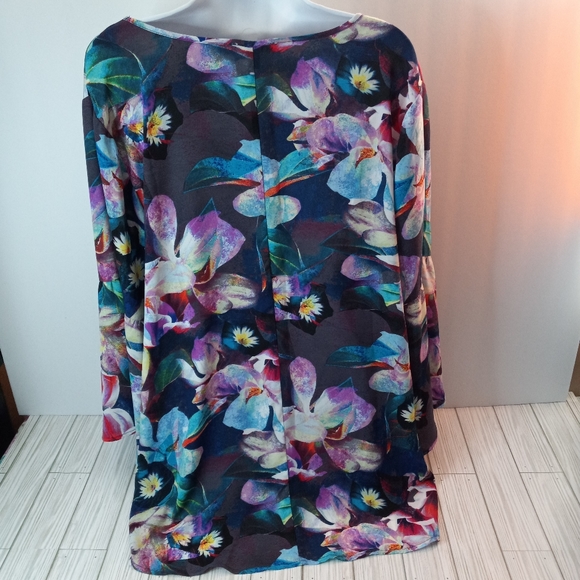 Spense Floral Bell Sleeve Blouse - Picture 3 of 8